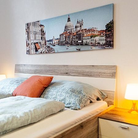 Comfy 2Br- Apartment Near Wiener Stadthalle Esterno foto