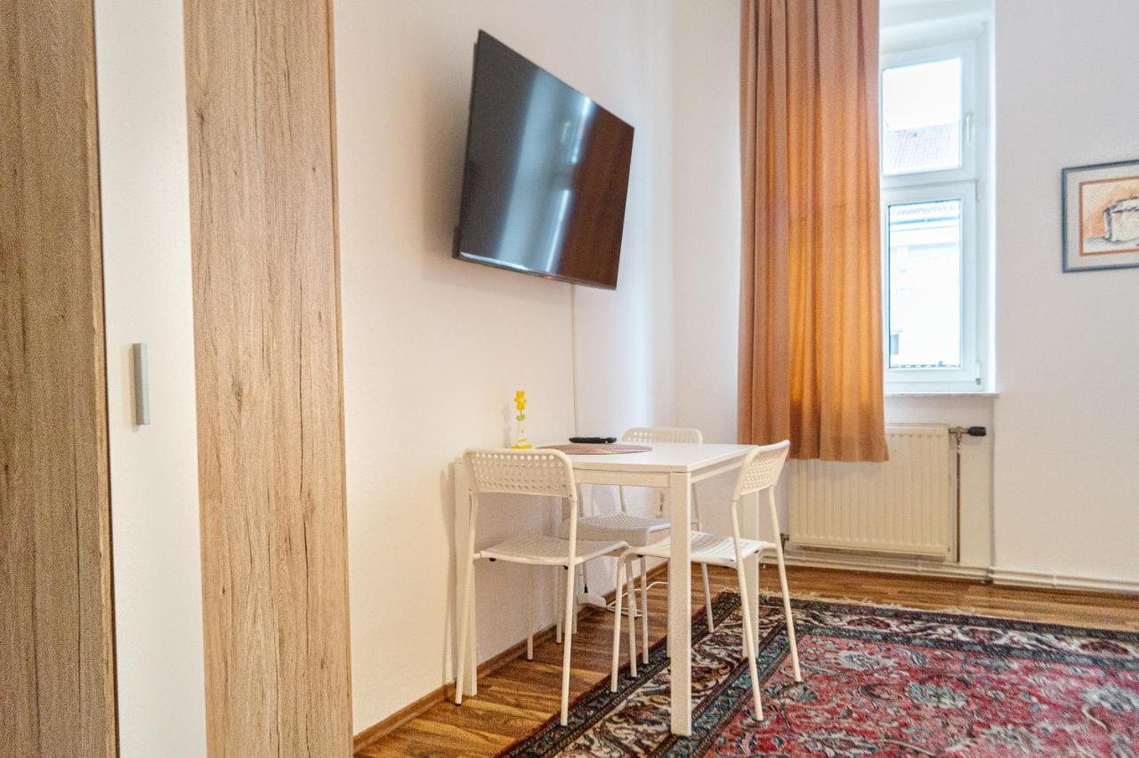 Comfy 2Br- Apartment Near Wiener Stadthalle Esterno foto