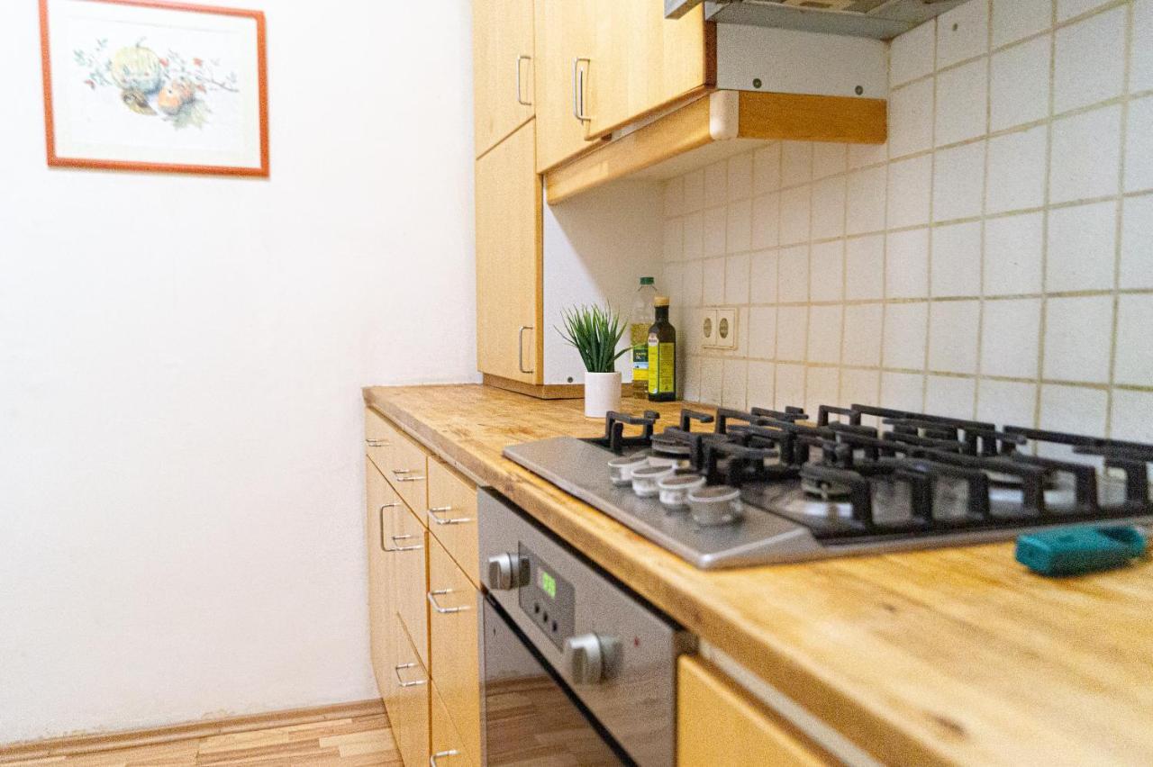 Comfy 2Br- Apartment Near Wiener Stadthalle Esterno foto