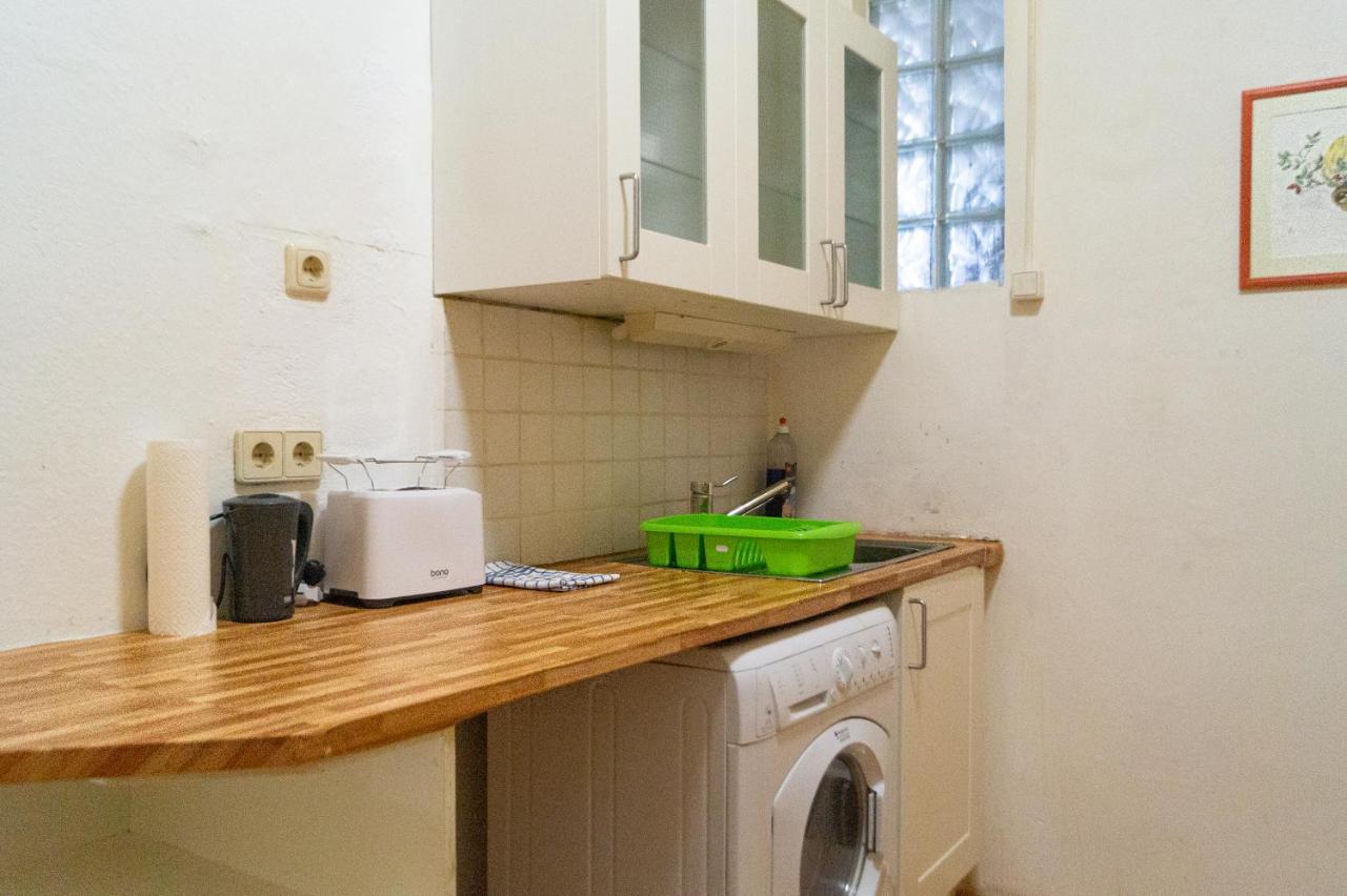 Comfy 2Br- Apartment Near Wiener Stadthalle Esterno foto
