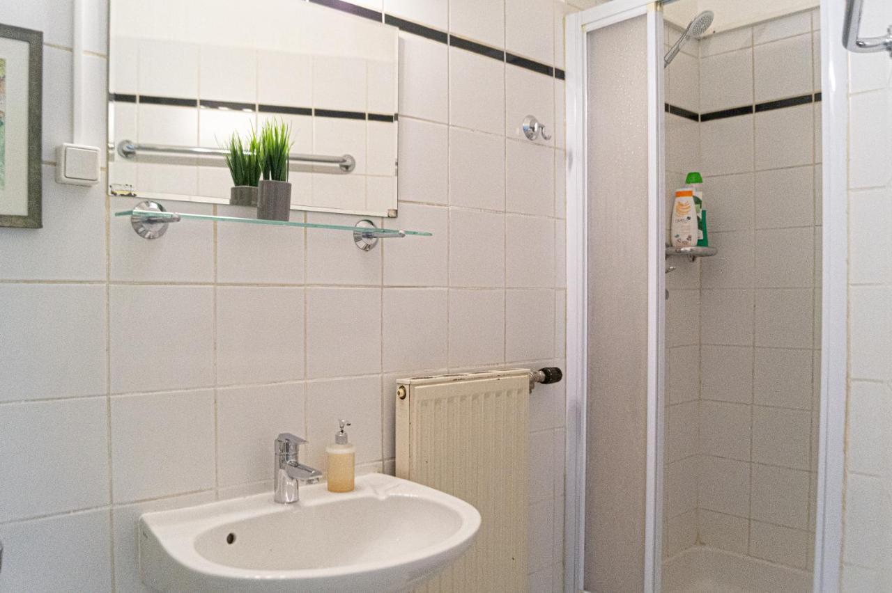 Comfy 2Br- Apartment Near Wiener Stadthalle Esterno foto